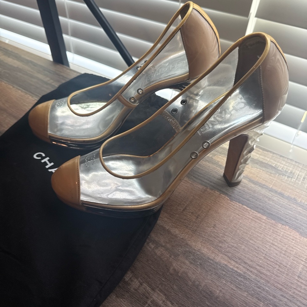CHANEL Women's Tan and Silver Heels